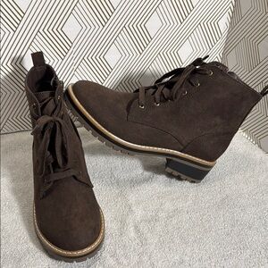 Kensie’s Kasha Brown Lace-Up Ankle Boots low heel women’s size 8 zip closure